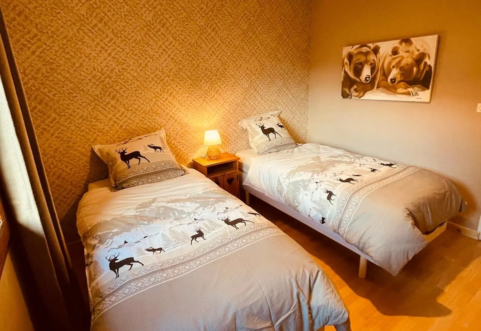 Appartement Situe En Rez De Jardin Avec Piscine Privee En Ete Séez 0*,