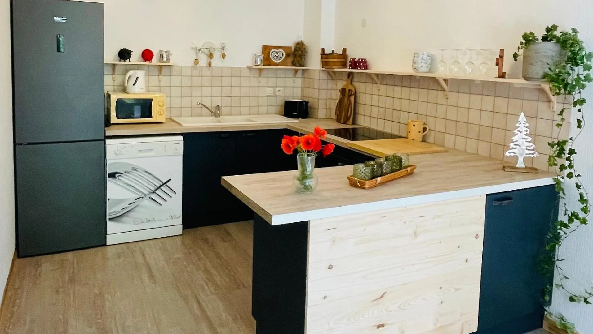 Appartement Situe En Rez De Jardin Avec Piscine Privee En Ete Séez 0*,  Francia